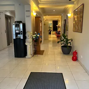 *** Hotel 121 France